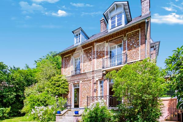SEVRES RIVE DROITE - MAISON DE CARACTERE €1 980 000 ** - Référence 664-S