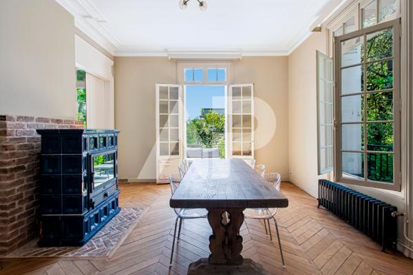 SEVRES RIVE DROITE - MAISON DE CARACTERE €1 980 000 ** - Référence 664-S