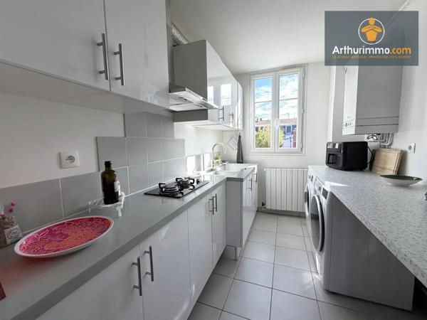 Vente                                                      Appartement
                        
                     3 pièces                      54 m2                     à Compiègne