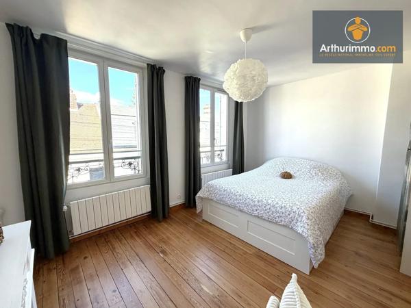 Vente                                                      Appartement
                        
                     3 pièces                      54 m2                     à Compiègne