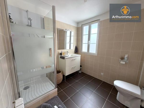 Vente                                                      Appartement
                        
                     3 pièces                      54 m2                     à Compiègne