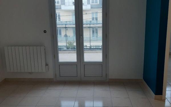 Appartement à louer    3 pièces • 49,94 m2 Sainte-Geneviève-des-Bois