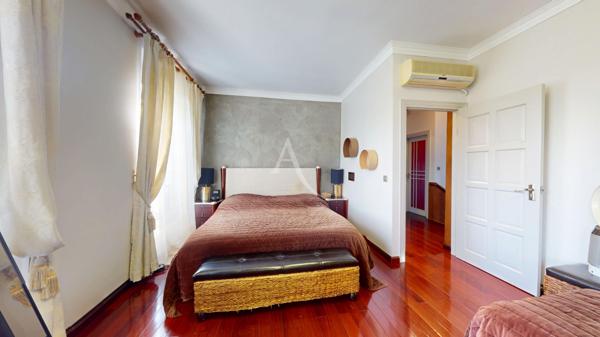 VILLEMOMBLE, Maison 6 chambres, 263m2