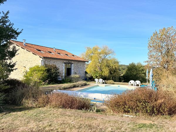Deux maisons de caractères et piscine! Piegut pluviers