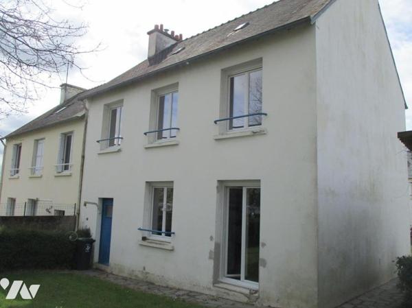 Maison : Proche commodités- CARHAIX