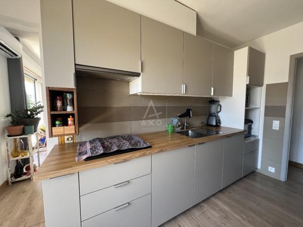 Immeuble de rapport année 70 et ses trois appartements - Bormes-les-mimosas (83)