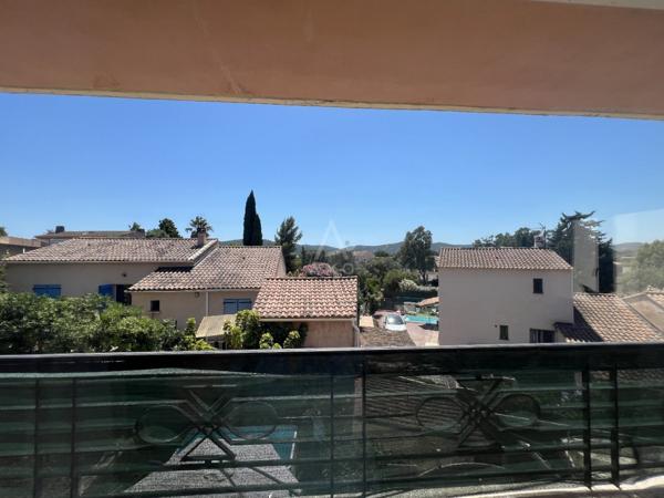 Immeuble de rapport année 70 et ses trois appartements - Bormes-les-mimosas (83)