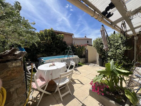 Immeuble de rapport année 70 et ses trois appartements - Bormes-les-mimosas (83)