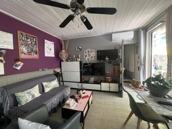 Immeuble de rapport année 70 et ses trois appartements - Bormes-les-mimosas (83)