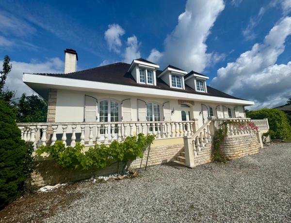 Propriété à vendre 8 pièces MONT DE MARSAN (40) de 210 m² proche commerces
