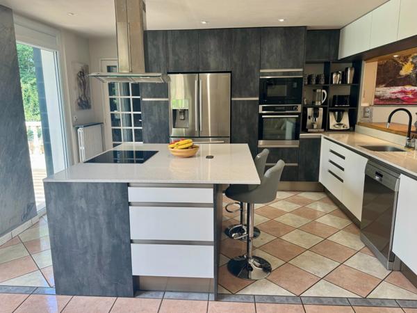 Propriété à vendre 8 pièces MONT DE MARSAN (40) de 210 m² proche commerces