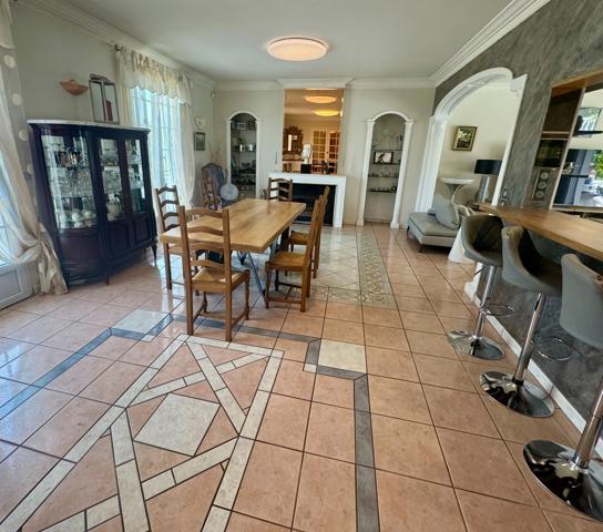 Propriété à vendre 8 pièces MONT DE MARSAN (40) de 210 m² proche commerces