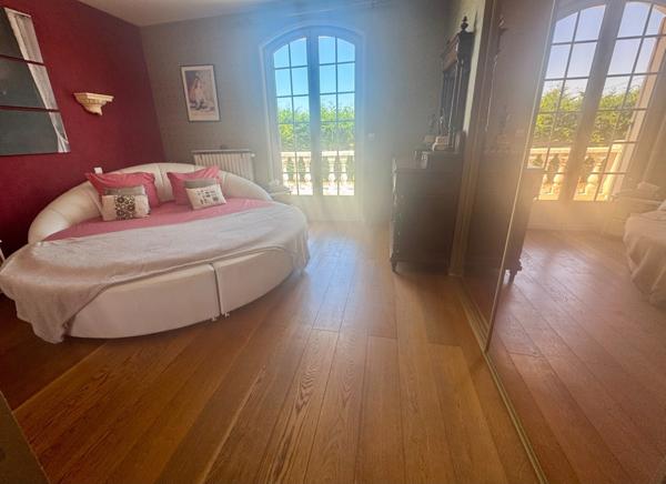 Propriété à vendre 8 pièces MONT DE MARSAN (40) de 210 m² proche commerces
