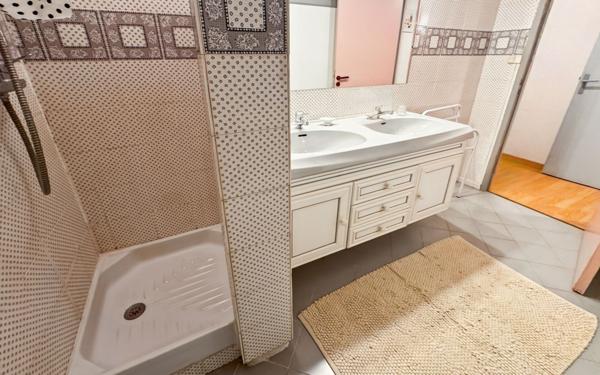 Maison à vendre    5 pièces •  Beaucaire