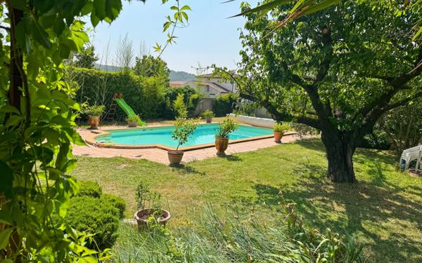 Maison à vendre    5 pièces •  Beaucaire