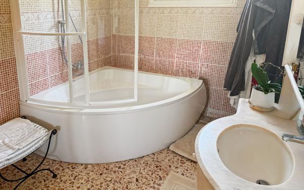 Maison à vendre    5 pièces •  Beaucaire