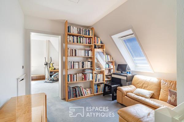 Maison d’architecte et son jardin arboré avec piscine