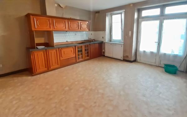 Maison à vendre    5 pièces • 120 m2 Rougé