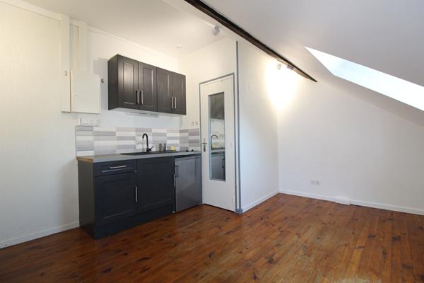 A LOUER STUDIO MEUBLE / SECTEUR WILSON