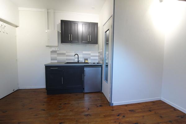 A LOUER STUDIO MEUBLE / SECTEUR WILSON