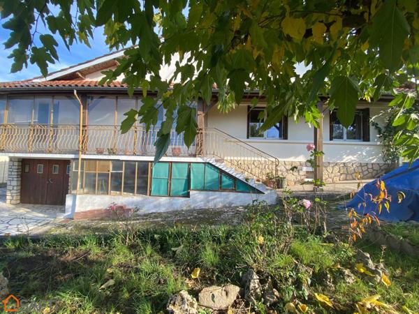 Maison sur étage avec dépendances