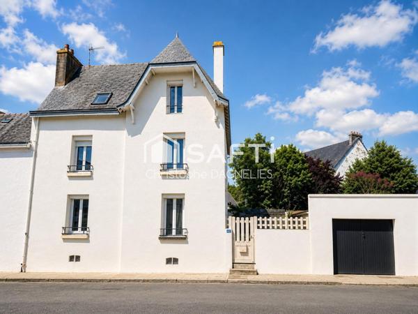 Maison de ville avec garage au cœur de Port-Louis
