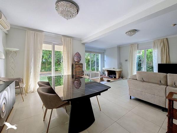 Maison 549 000 € Fenouillet 8 p 228 m² DPE C