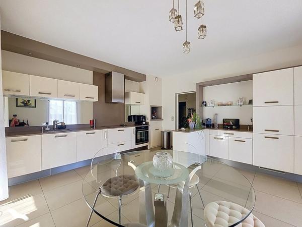 Maison 549 000 € Fenouillet 8 p 228 m² DPE C