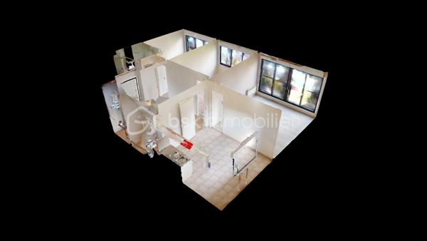 //VISITE VIRTUELLE SUR DEMANDE (meublée et démeublée)\\

Venez découvrir ce bel appartement de 3 pièces, 58,72 m², situé au 1er étage d’un immeuble soigné (travaux en cours votés et payés) en plein cœur de Montargis.

Vous y trouverez une vaste entrée qui vous mènera sur un séjour lumineux, idéal pour profiter de moments paisible, une cuisine équipée spacieuse (~12 m²) à parfaire selon ses goûts pour cuisiner confortablement.
On enchaîne avec deux chambres agréables, parfaites pour un couple ou une petite famille.
Le plus: Salle de bains et WC séparés.


Une cave disponible en sous-sol pour aider au stockage de vos affaires.

À l'extérieur, nous avons un parking au pied de l’immeuble, des écoles et lycées (général et professionnel) à deux pas — un vrai atout pour les familles.

À quelques minutes de la gare de Montargis, ce qui rend les trajets simples et rapides avec des transports accessible au pied de la résidence. Depuis Montargis, un train direct vers Paris en environ 1 heure : pratique !

Un appartement confortable, bien situé et fonctionnel — idéal pour un couple, une famille ou comme premier achat. Investisseurs également 😉.
À visiter sans tarder !

—