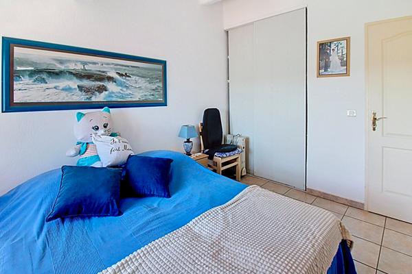 EXCLUSIVITÉ A VENDRE Maison d'environ 74m² avec 3 chambres, GARAGE, JARDIN