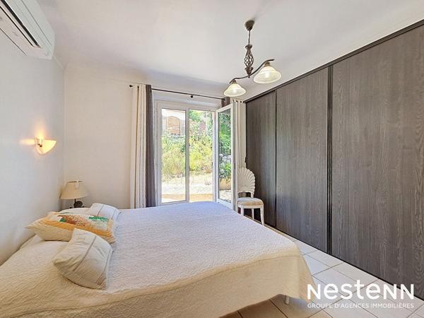 Maison Cogolin 4 pièce(s) 117 m2 + piscine et garage à proximité des commerces