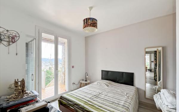 Maison à vendre    7 pièces •  La Crau