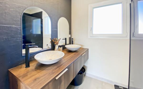 Maison à vendre    5 pièces •  Albefeuille-Lagarde