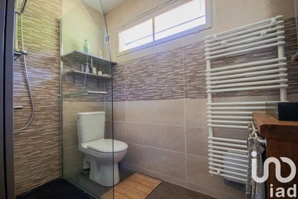 Maison traditionnelle 7 pièces de 180 m² à Aubergenville (78410)