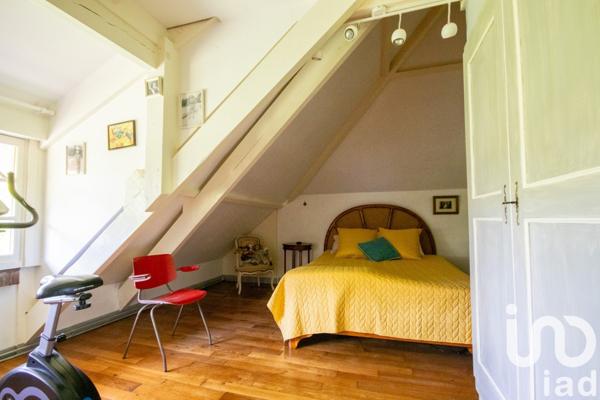 Maison traditionnelle 7 pièces de 180 m² à Aubergenville (78410)