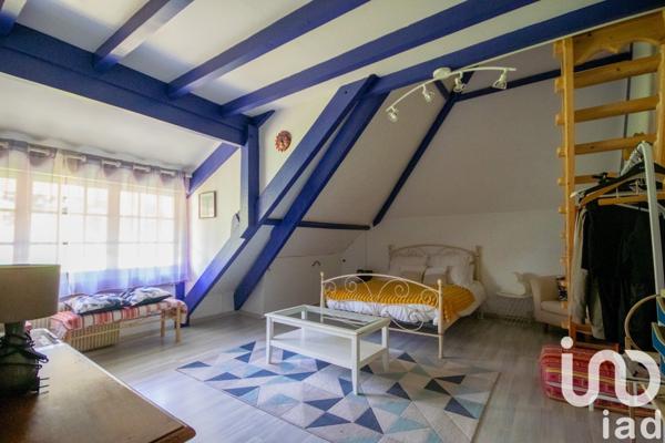 Maison traditionnelle 7 pièces de 180 m² à Aubergenville (78410)