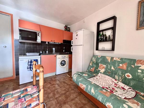 Magnifique appartement de type T2  de 36 m² avec loggia  dans une résidence sécurisée avec piscine et ascenseur
