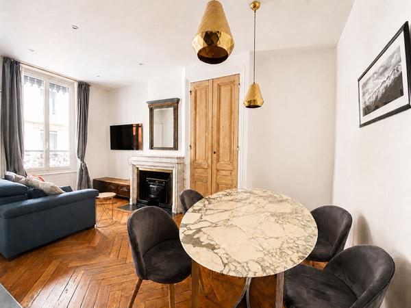Lyon 6 Brotteaux/Masséna Magnifique T3 de 74 m² rénové avec tout le charme de l'ancien