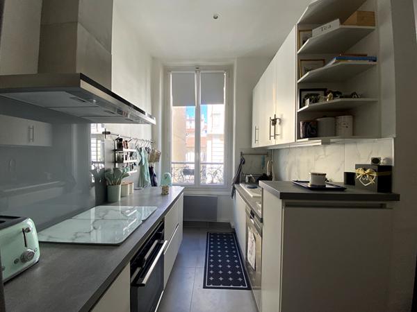 Lyon 6 Brotteaux/Masséna Magnifique T3 de 74 m² rénové avec tout le charme de l'ancien