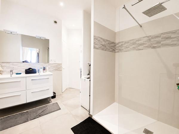 Lyon 6 Brotteaux/Masséna Magnifique T3 de 74 m² rénové avec tout le charme de l'ancien