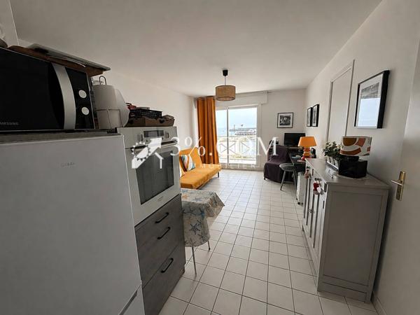 Appartement
                                                                                                                                                                                                                                                                                                                        2 pièce(s)                                                                                                                                                                                                          1 chambre(s)                                                                                                                                                                                                          38  m²