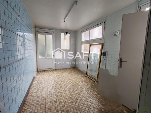 Immeuble : Local commercial+duplex+appartement 265m²