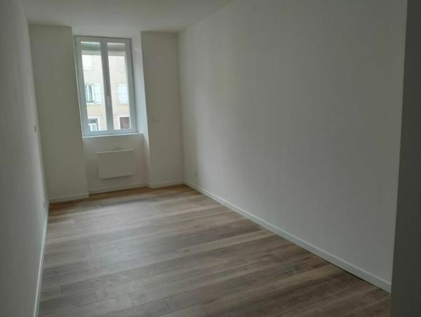 Appartement à louer    3 pièces •  Saint-Ambroix