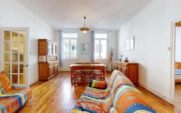 Appartement à vendre    2 pièces • 63 m2 Lyon 1