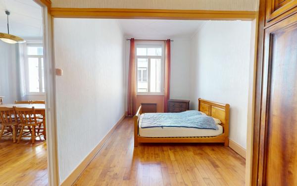 Appartement à vendre    2 pièces • 63 m2 Lyon 1