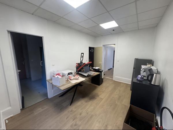 Local Commercial
         4 pièces
        - 82 m² 98 000 € *