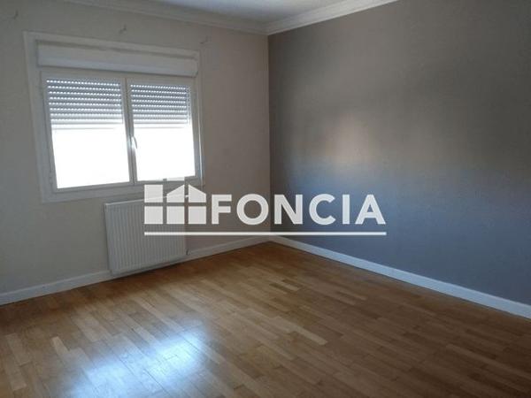 Location Maison 7 pièces 155.96 m² - 7 CHEMIN DE CLAIRFOND Charmes 07800