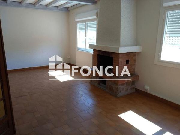 Location Maison 7 pièces 155.96 m² - 7 CHEMIN DE CLAIRFOND Charmes 07800