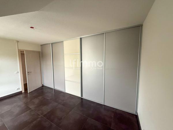 Grand Appartement de Standing Unique avec Terrasse de 32m2