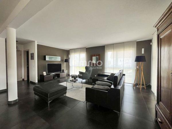 Grand Appartement de Standing Unique avec Terrasse de 32m2